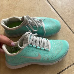Nike Tiffany blue tennis shoes